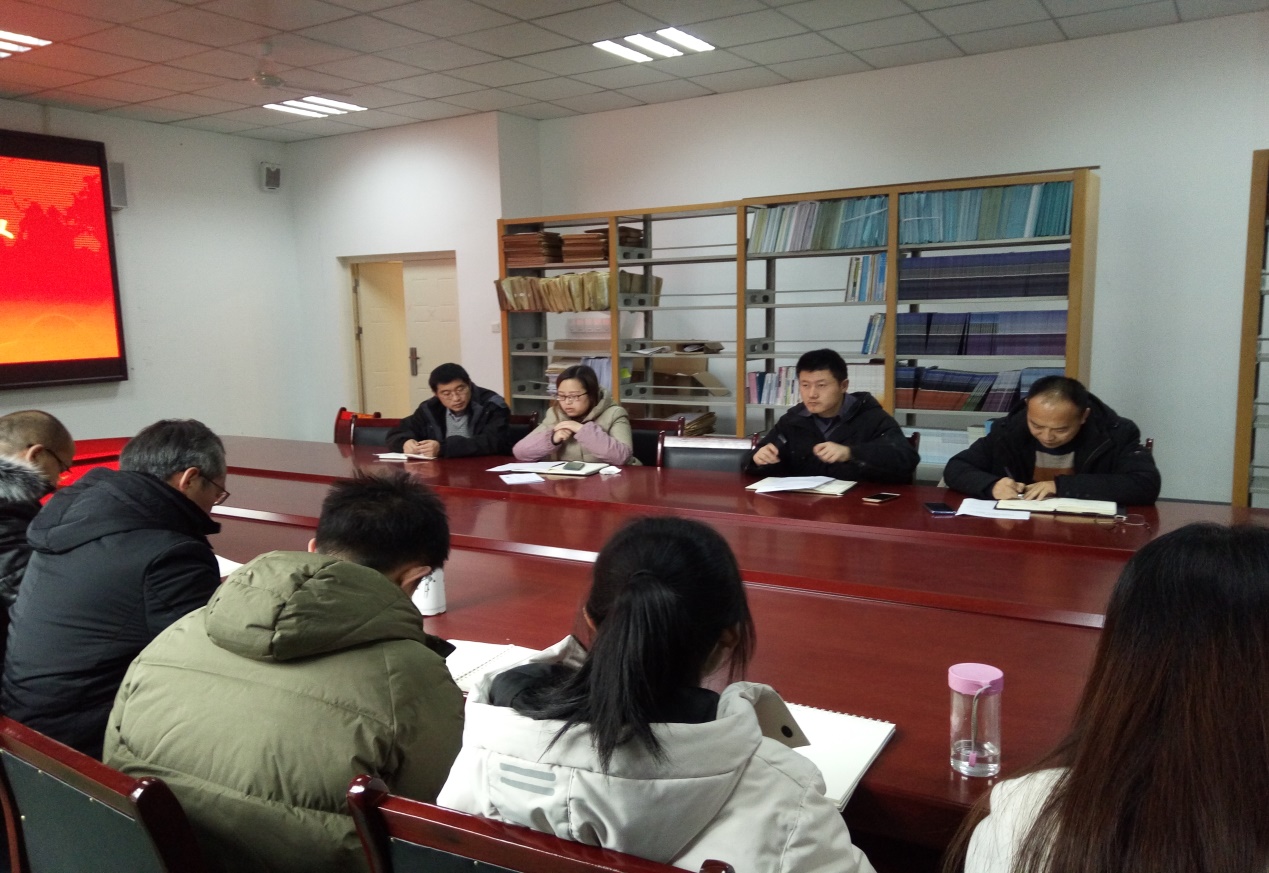 说明: C:\Users\admin\Desktop\20200101经济与管理学院召开述职大会\IMG_20191225_130129.jpg